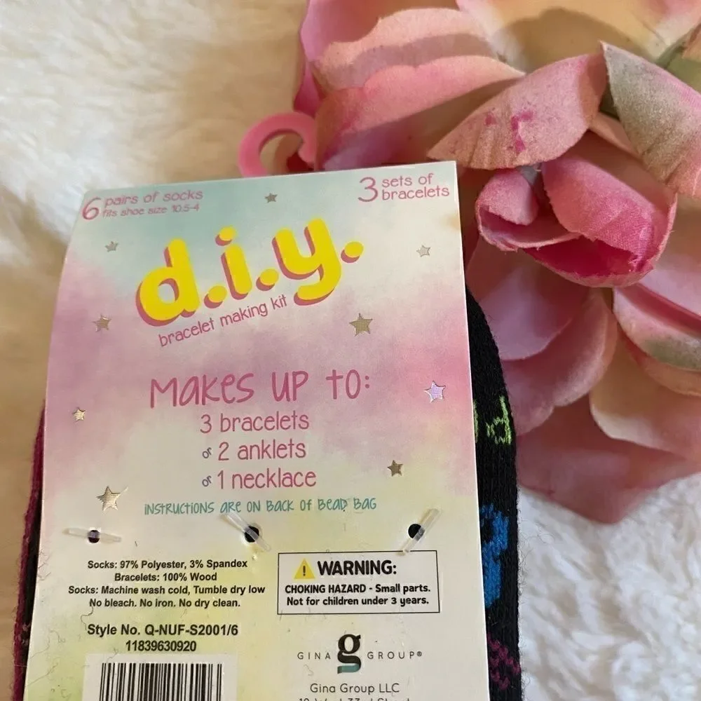 D.I.Y. Girls 6 Pairs of Socks, Bracelet making kit